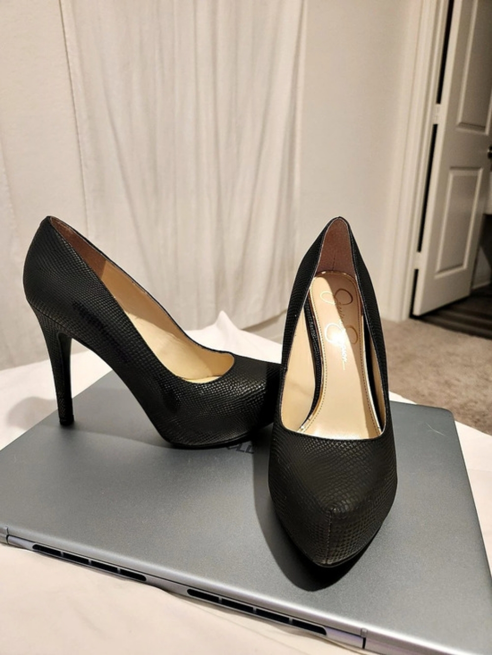 Jessica Simpson Black Textured Platform Stiletto Pumps Heels line new.